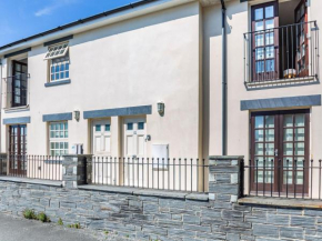 The Oakleys, Porthmadog